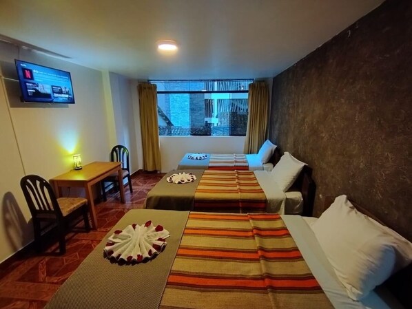 واي فاي مجانًا وملاءات أسرّة