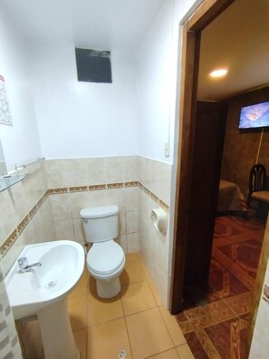 مناشف، صابون، ورق حمّام