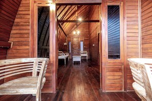 Two-Bedroom Villa with Mountain View | Hiên