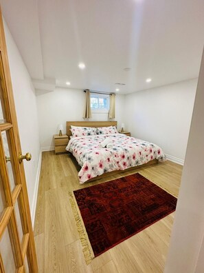 1 soverom, strykejern/-brett og internettilgang