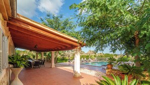 Outdoor dining - Vacation home Marila by Interhome (Ariany)