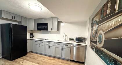 7Bedroom-5bath-Large Corner Lot, Near Scenic Trail/Easy Access to Downtown