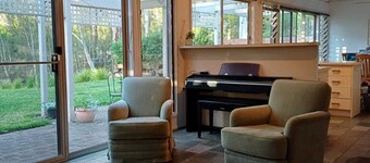 Tranquil home 5 minutes from Rosedale Beach, peaceful surrounds and creek