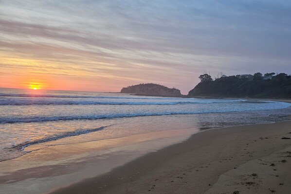 Beach - Tranquil home 5 minutes from Rosedale Beach, peaceful surrounds and creek (Rosedale)