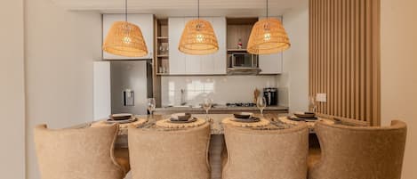 Deluxe Apartment | Dining