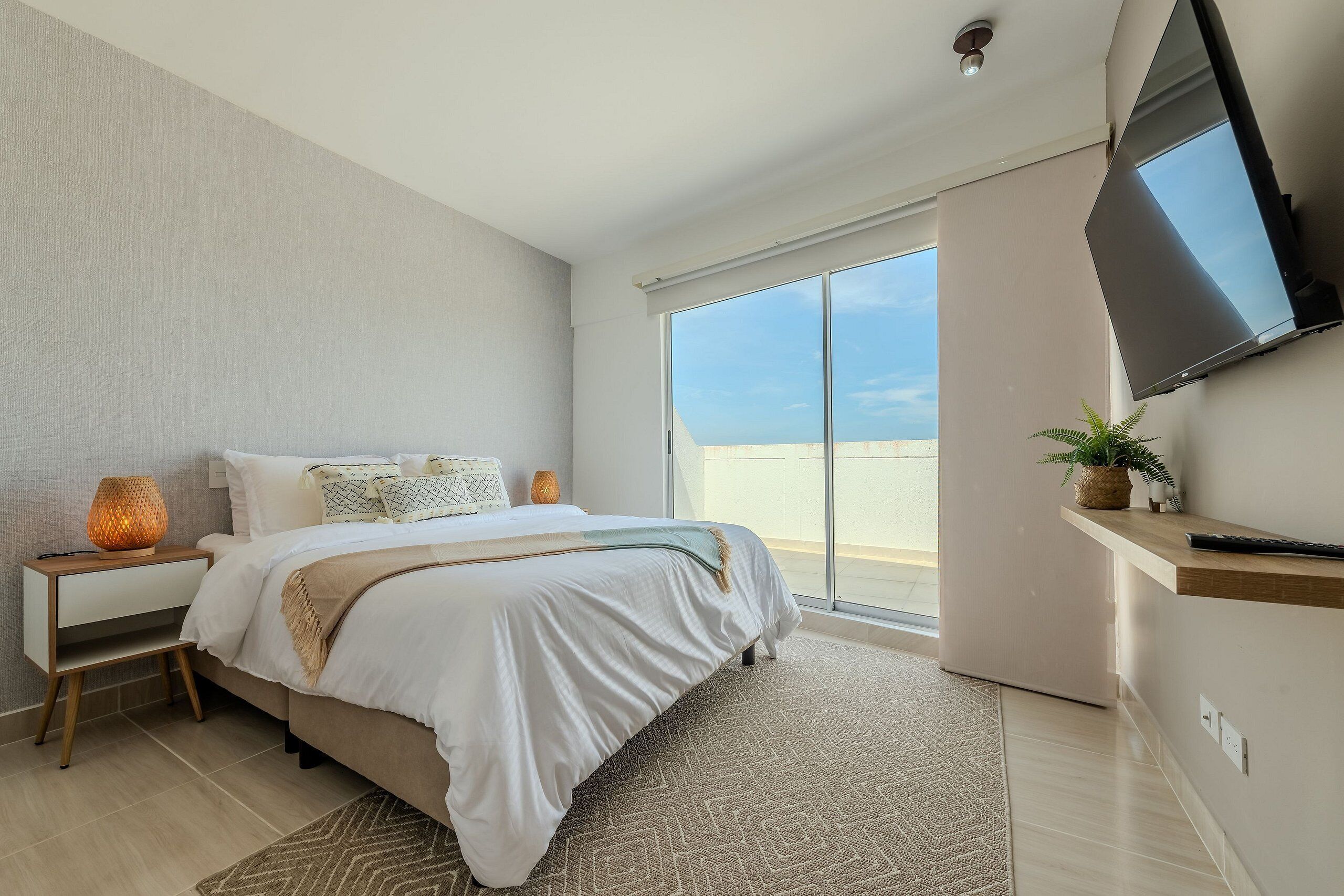 Deluxe Apartment | Free WiFi