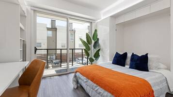 1 bedroom, desk, iron/ironing board, WiFi