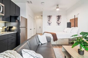 1 makuuhuone, työpöytä, Wi-Fi, vuodevaatteet