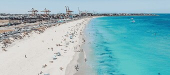 Group sanctuary between river and sea