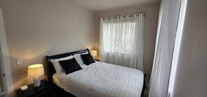 2 bedrooms, iron/ironing board, free WiFi