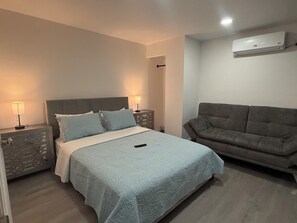 1 habitación, tabla de planchar con plancha, internet y ropa de cama 