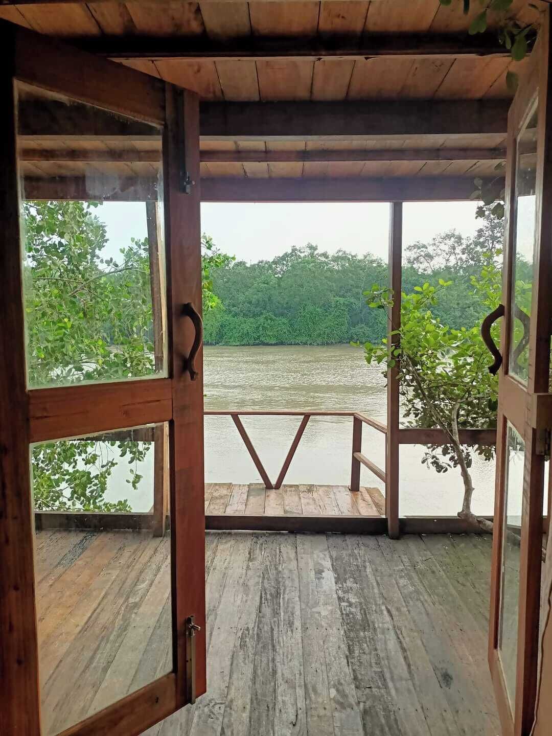 المنشأة من الخارج