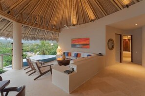 Interior - Sophia 8 - Your Oceanfront Penthouse Retreat (La Majahua)