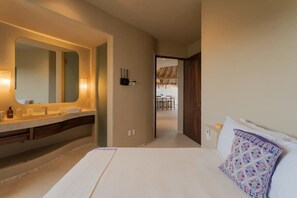 3 bedrooms, iron/ironing board, free WiFi, bed sheets - Sophia 8 - Your Oceanfront Penthouse Retreat (La Majahua)