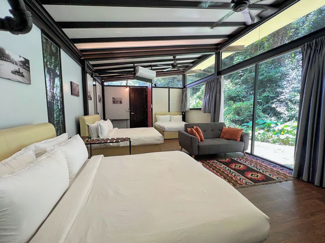 Family Room, Bathtub, Lake View | Free WiFi