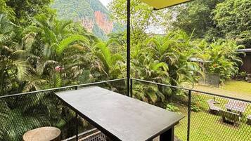 Family Room, Non Smoking, Balcony | Balkoni