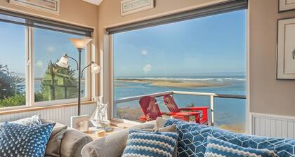 Spectacular views of the Pacific Ocean and Bay - 3 Bedroom house sleeps 8.