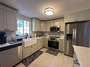 Premium House, Garden View | Private kitchen - Charlotte 5BR Home Near Uptown (Charlotte)