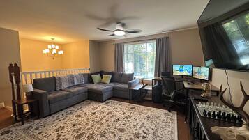 Premium House, Garden View | Living area | Computer monitors