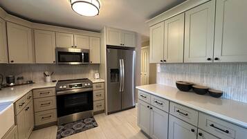 Premium House, Garden View | Private kitchen