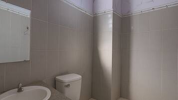 Shower, free toiletries, hair dryer, slippers