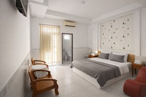 Standard Quadruple Room | In-room safe, desk, laptop workspace, blackout curtains - CKC 24H Hotel Near Can Tho City Center (Binh Thuy)