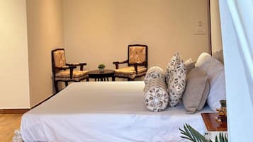 Desk, laptop workspace, free WiFi, bed sheets
