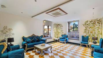 32-inch Smart TV with satellite channels