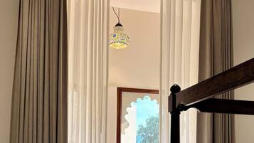 Imperial Room With Poster Bed And Jharokha | Desk, laptop workspace, free WiFi, bed sheets