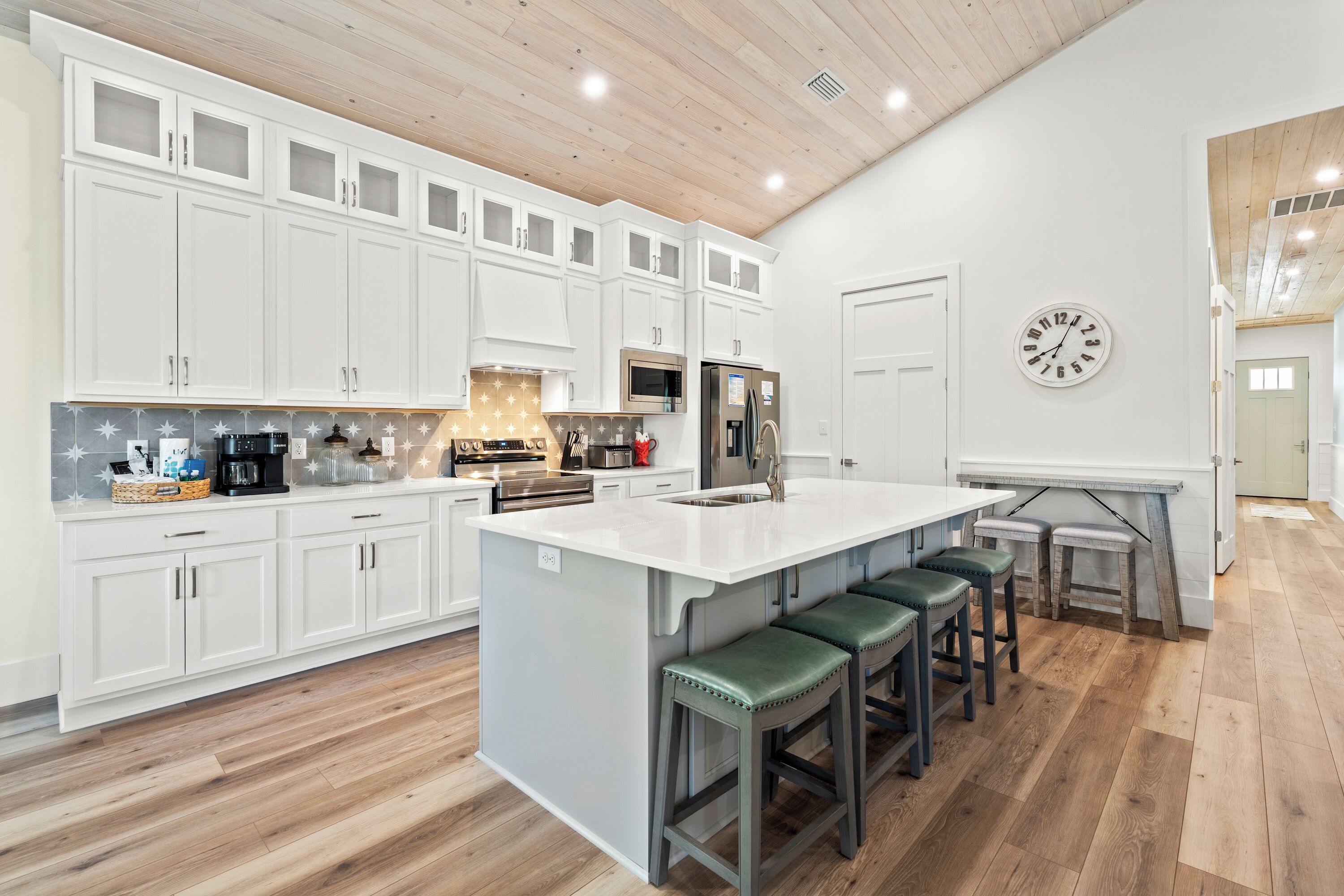 บ้านพัก, 4 ห้องนอน, ระเบียง, วิวสวน | ครัวส่วนตัว | ตู้เย็น, ไมโครเวฟ, เตาอบ, เตาประกอบอาหาร