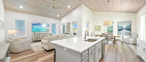 Signature House, 4 Bedrooms, Balcony, Garden View | Private kitchen