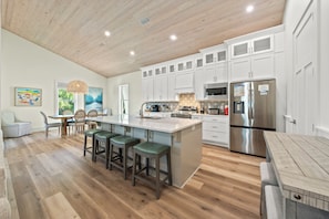 Signature House, 4 Bedrooms, Balcony, Garden View | Private kitchen | Fridge, microwave, oven, stovetop - Luxury 4BR, Across street from beach, Sleeps 10! (Orange Beach)