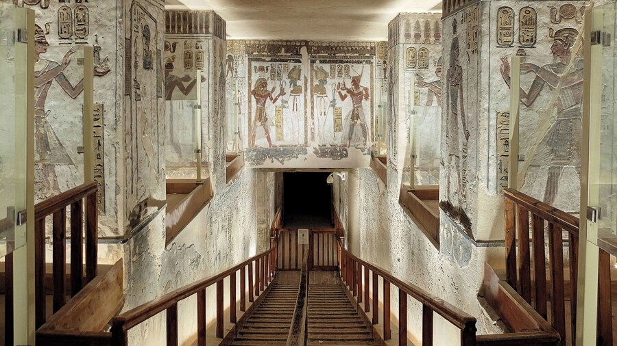 Nefri Pyramids Hotel