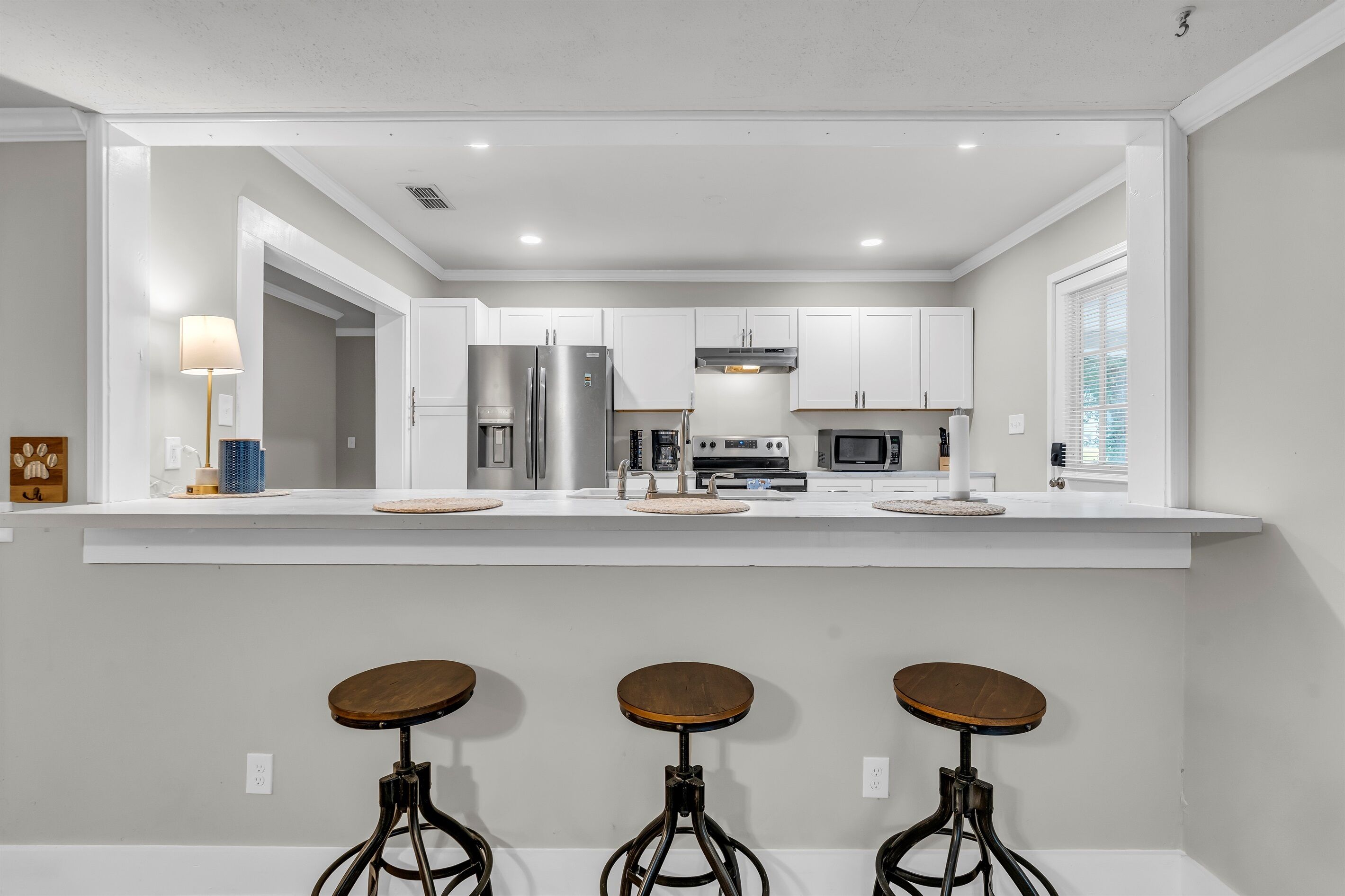 Fridge, oven, dishwasher, coffee/tea maker