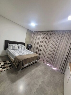 Strykejern/-brett og wi-fi (inkludert)