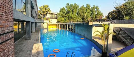 Piscine extérieure