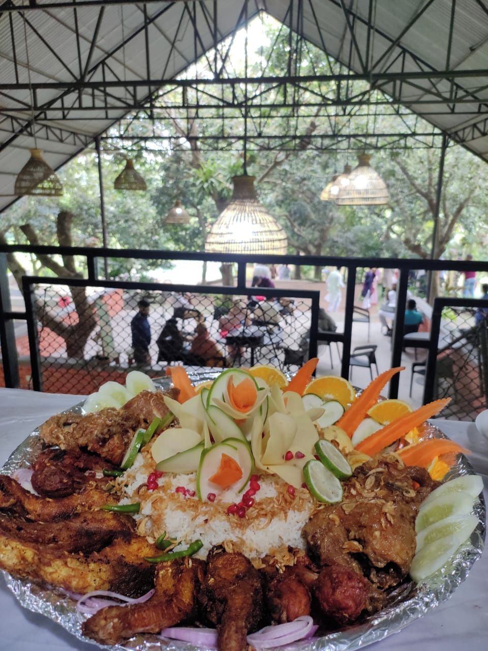 餐饮