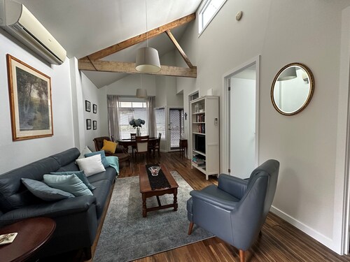 Timboon  Boutique Central Apartment on the Rail Trail