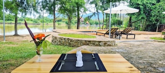 Sun&Roots Lodge Restaurant and Bar