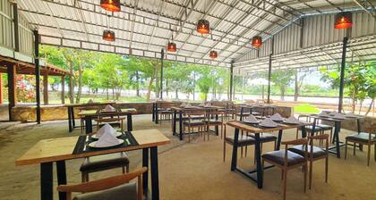 Sun&Roots Lodge Restaurant and Bar