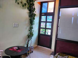 Quarto casal luxo | Ferros/tábuas de passar roupa, Wi-Fi de cortesia