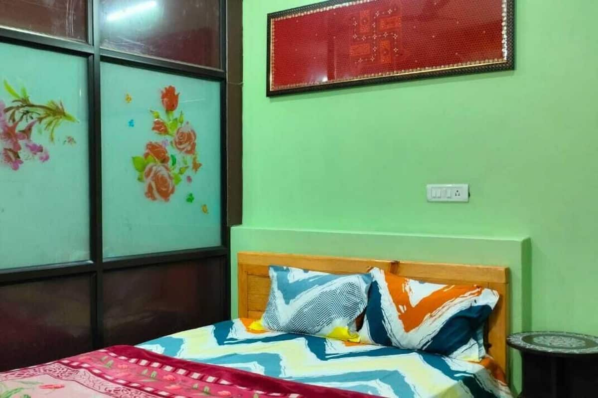 Quarto casal luxo | Ferros/tábuas de passar roupa, Wi-Fi de cortesia