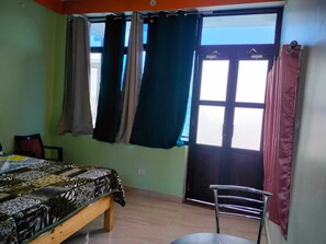 Deluxe Double Room - MangalMurti Himalyan Hotel (Almora)