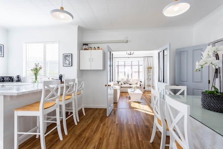 お食事. Deluxe Three Bedroom Villa