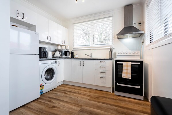 Fridge, microwave, oven, stovetop