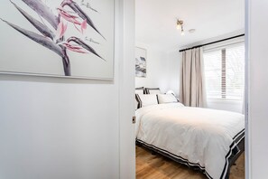 Caixa forta a l'habitació, planxa i posts de planxar i wifi gratuïta 
