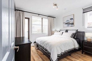 2 bedrooms, in-room safe, iron/ironing board, free WiFi - Premium Two-Bedroom Apartment (Upper Hutt)