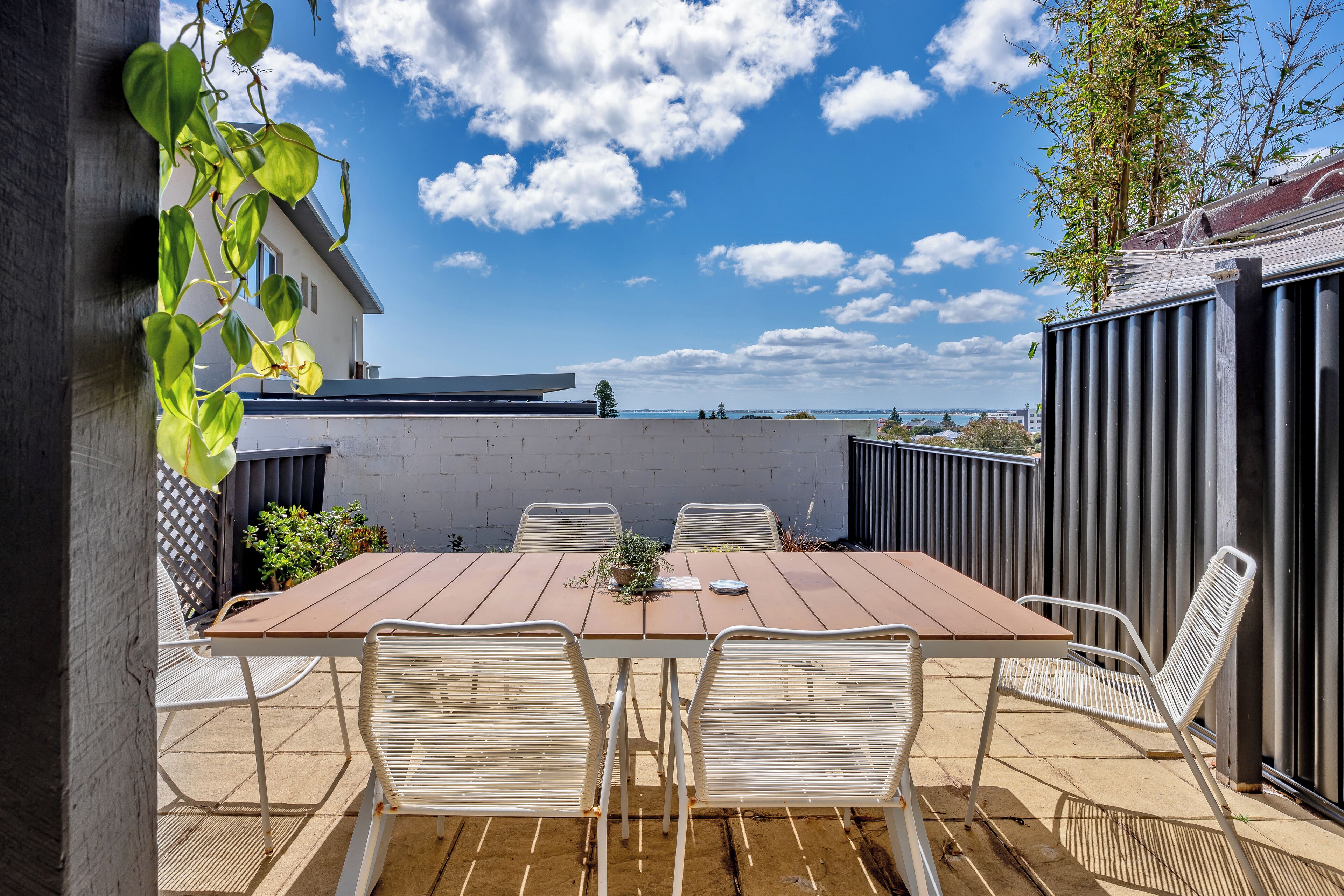 تناول الطعام بالخارج