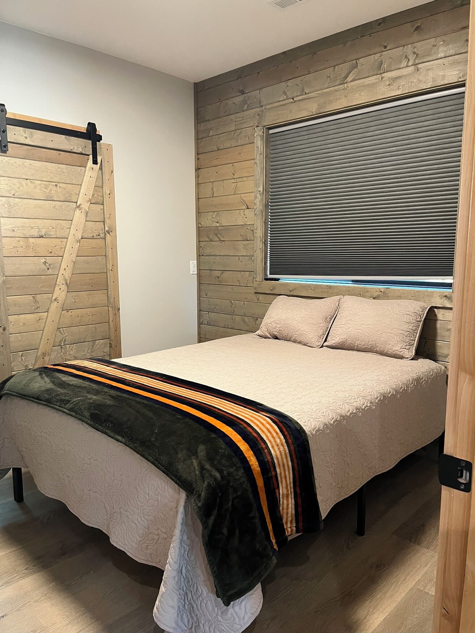 2 habitaciones, cuna de viaje, wifi gratis y ropa de cama 