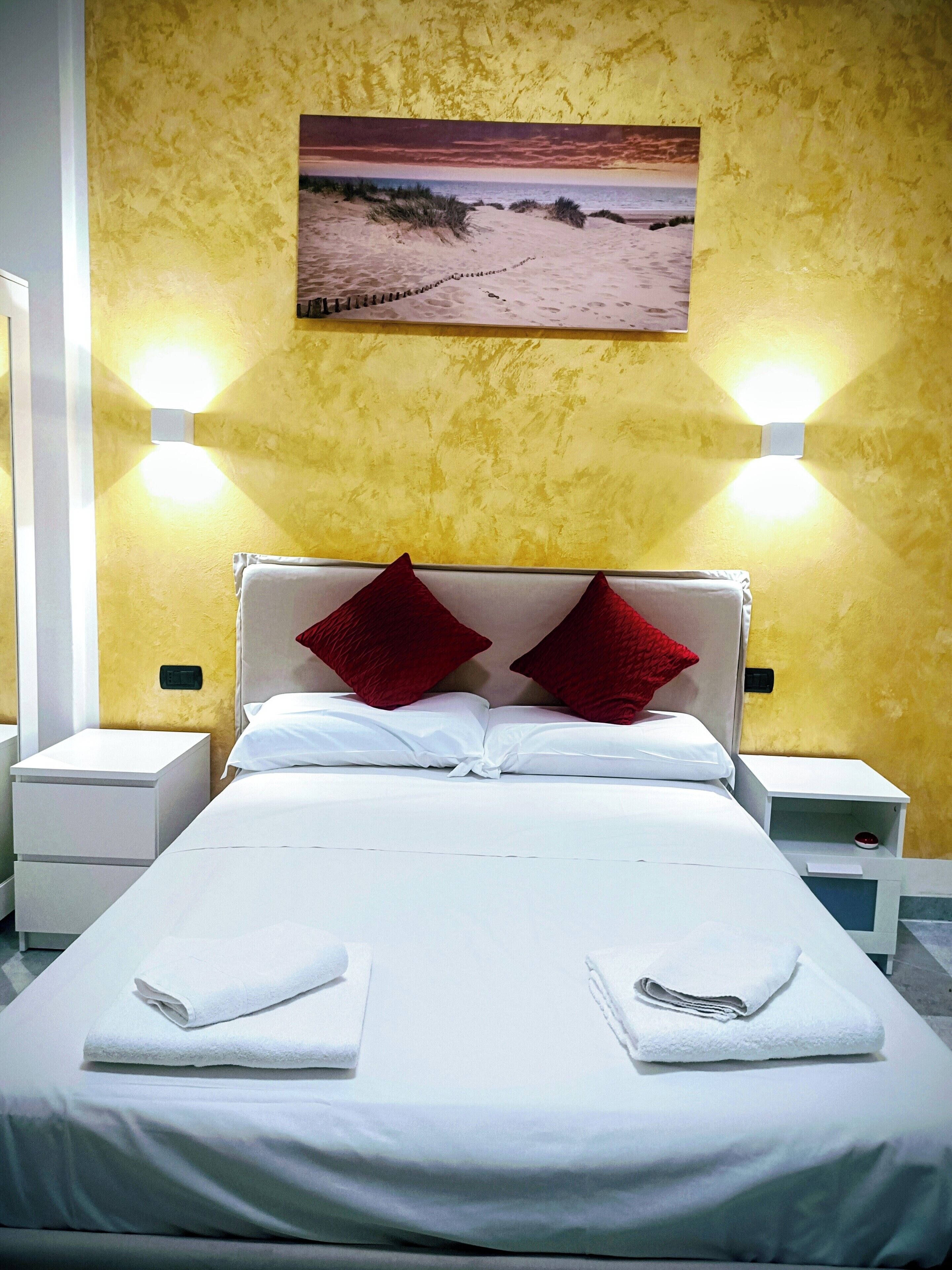 5 bedrooms, iron/ironing board, WiFi, bed sheets